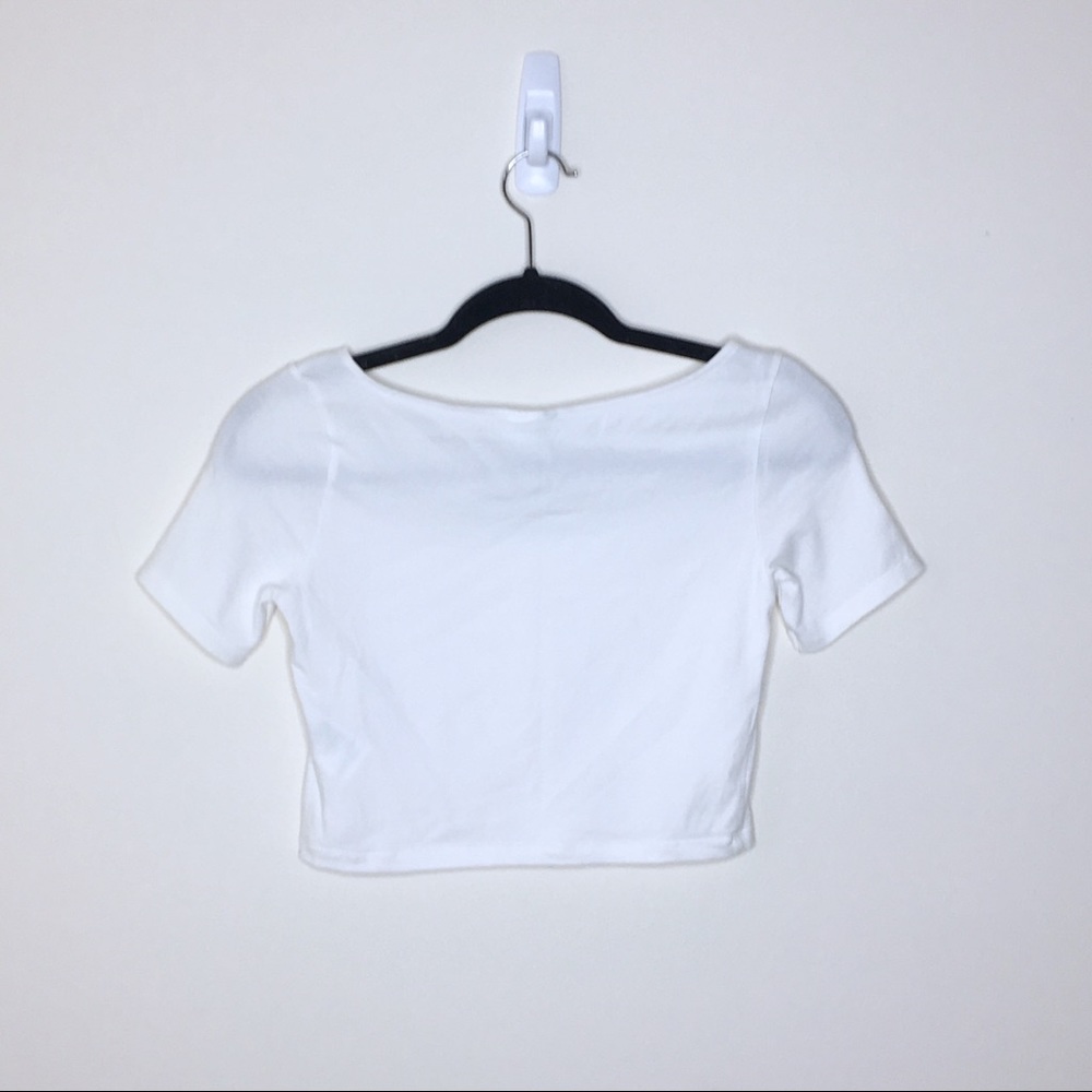 💗5 FOR $12💗 basic white crop top - Picture 2 of 3